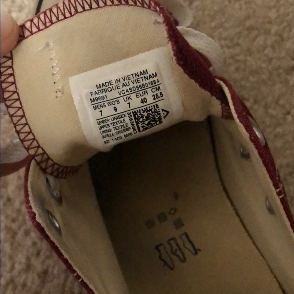 Maroon converse